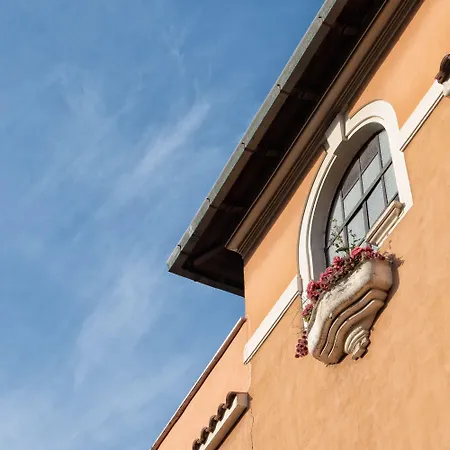 A Vinicius Et Mita 4* 로마